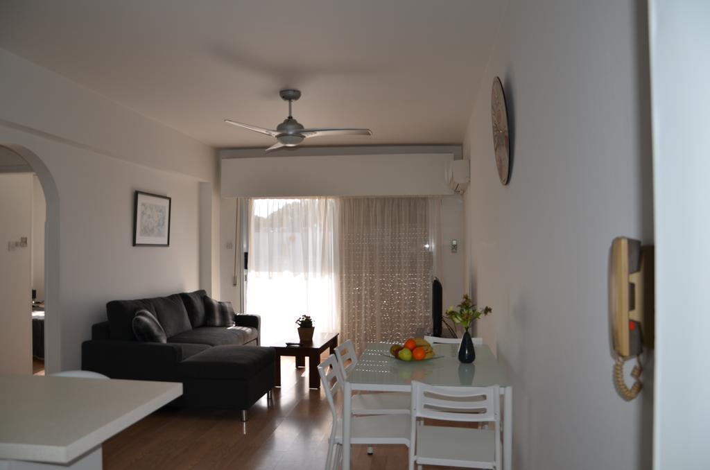 Surf & Sun Holiday Apartments Лимасол Екстериор снимка
