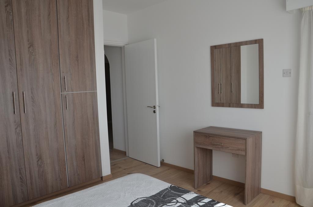 Surf & Sun Holiday Apartments Лимасол Екстериор снимка