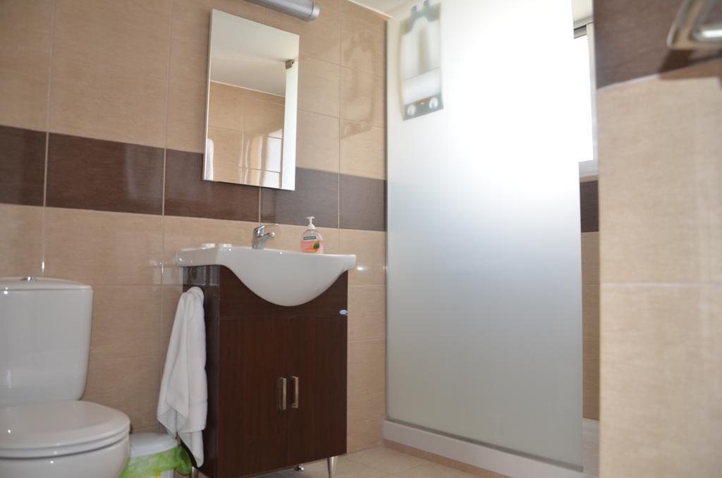 Surf & Sun Holiday Apartments Лимасол Екстериор снимка