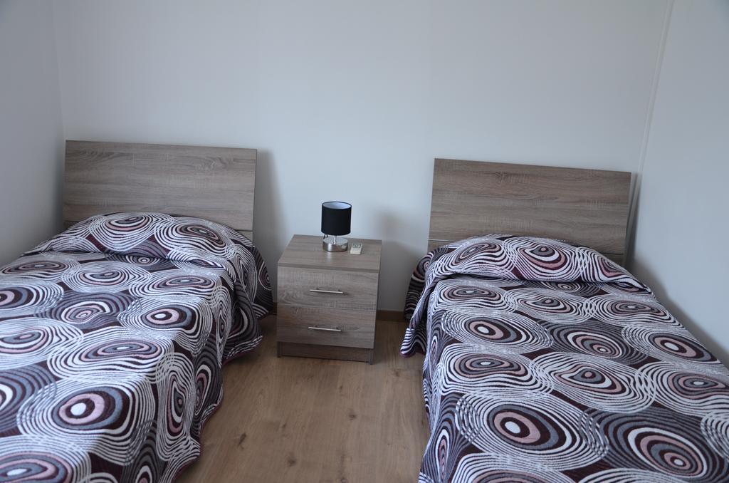 Surf & Sun Holiday Apartments Лимасол Екстериор снимка