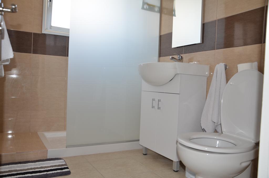 Surf & Sun Holiday Apartments Лимасол Екстериор снимка