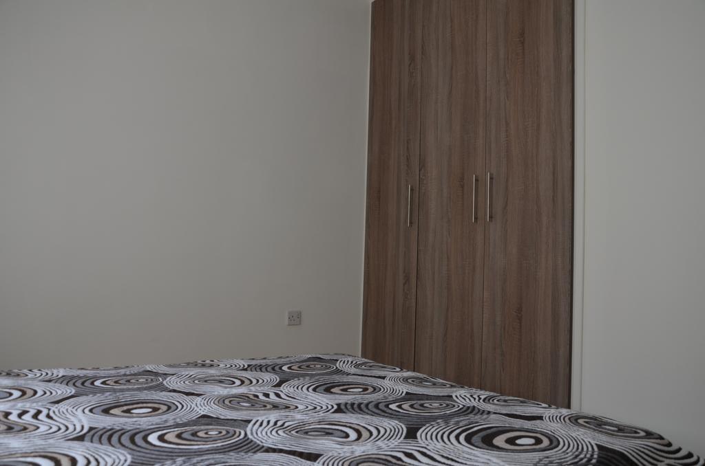 Surf & Sun Holiday Apartments Лимасол Екстериор снимка