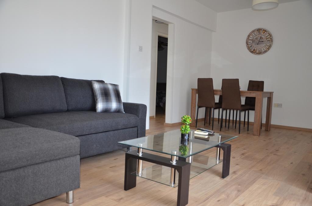 Surf & Sun Holiday Apartments Лимасол Екстериор снимка