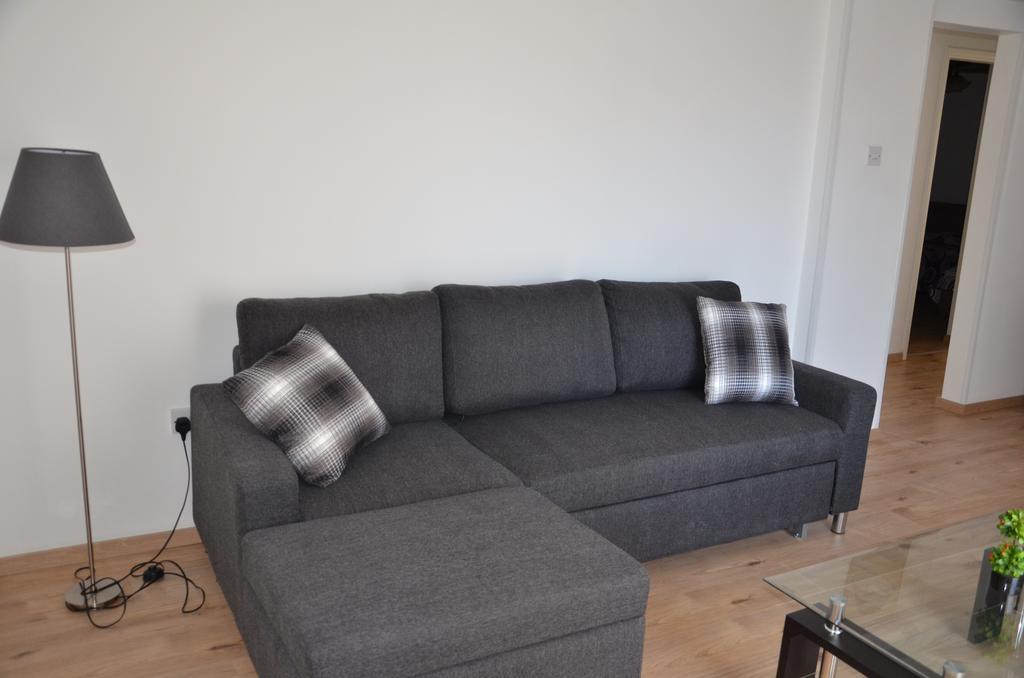 Surf & Sun Holiday Apartments Лимасол Екстериор снимка