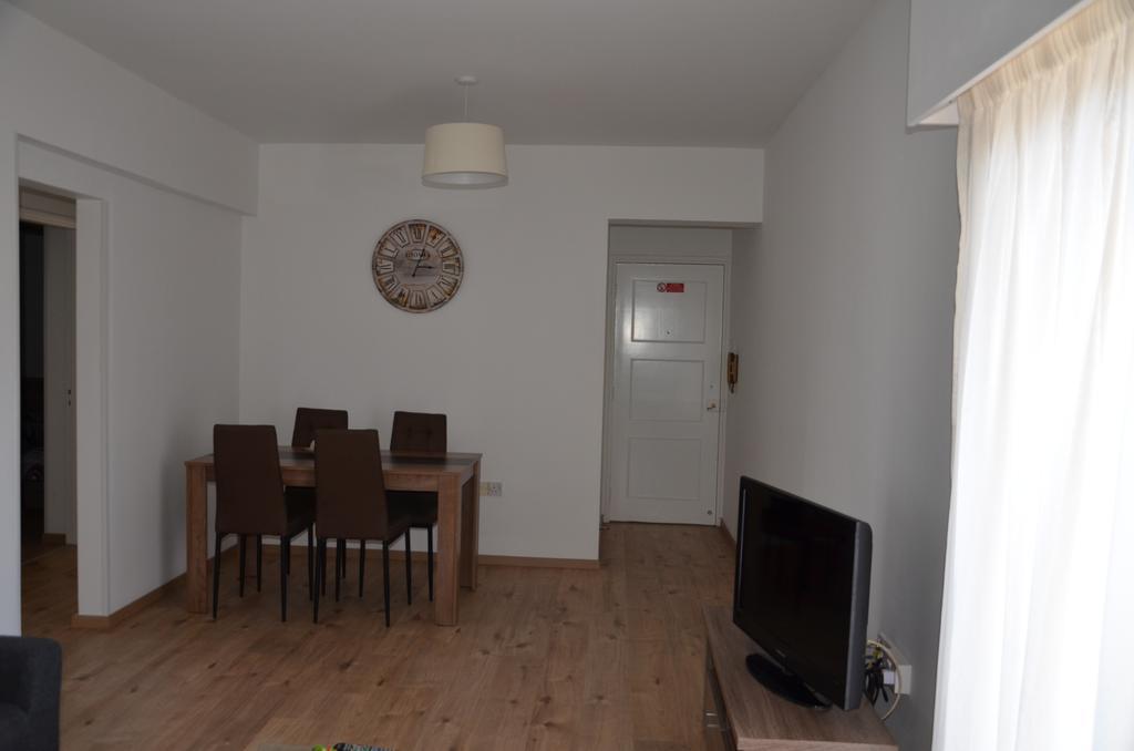 Surf & Sun Holiday Apartments Лимасол Екстериор снимка